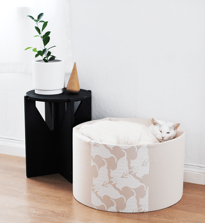 OTI beige Cat Bed